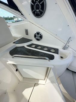 Cruisers Yachts 420 Express image