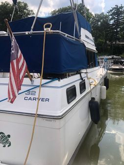 Carver 32-AFT-CABIN image