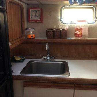 Carver 32-AFT-CABIN image