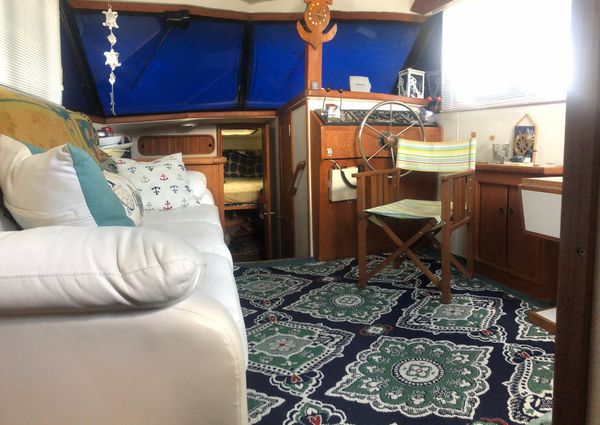 Carver 32-AFT-CABIN image