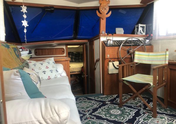 Carver 32-AFT-CABIN image