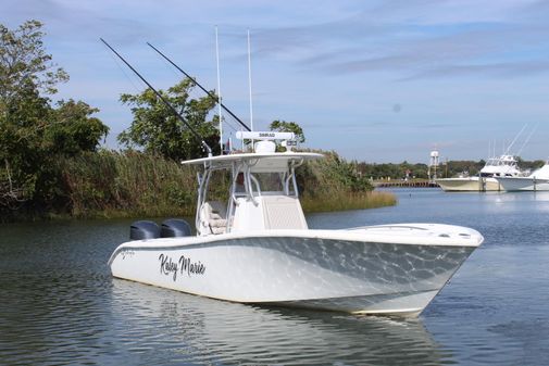 Yellowfin 32 image