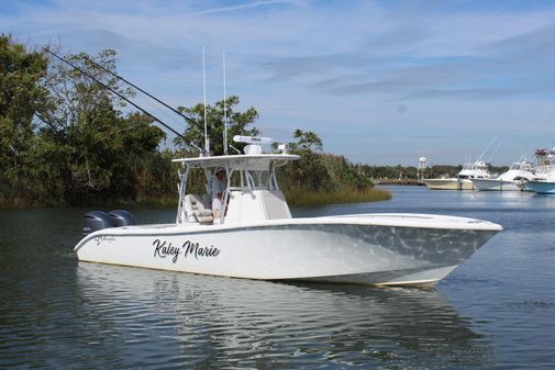 Yellowfin 32 image