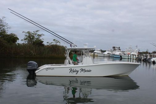 Yellowfin 32 image