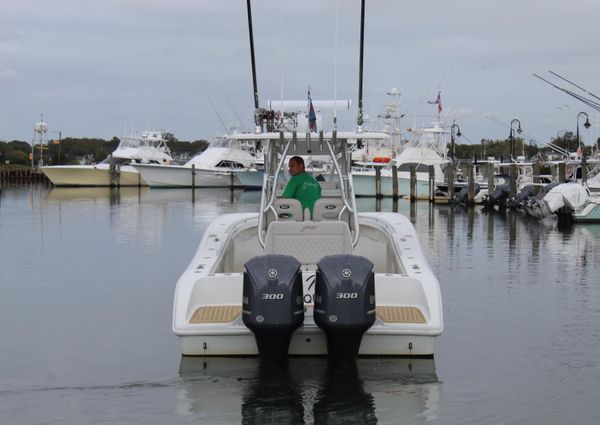 Yellowfin 32 image