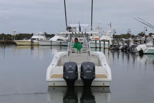 Yellowfin 32 image