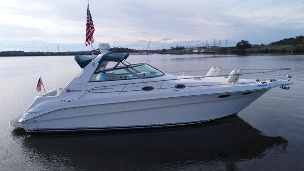 Sea Ray 330 Sundancer 