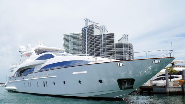 Azimut Grande 116