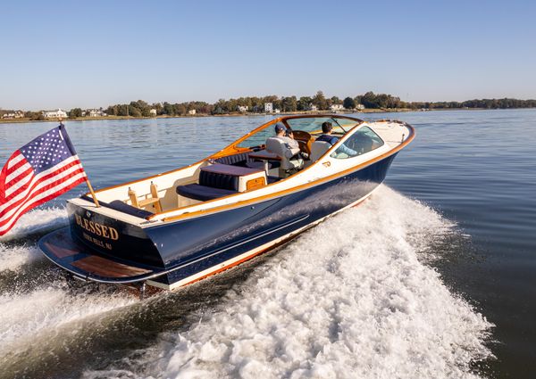 Hinckley Talaria 29 Runabout image