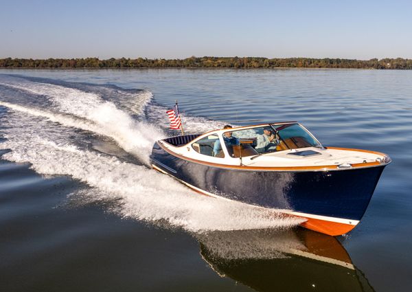 Hinckley Talaria 29 Runabout image