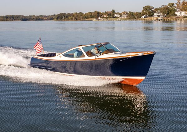 Hinckley Talaria 29 Runabout image