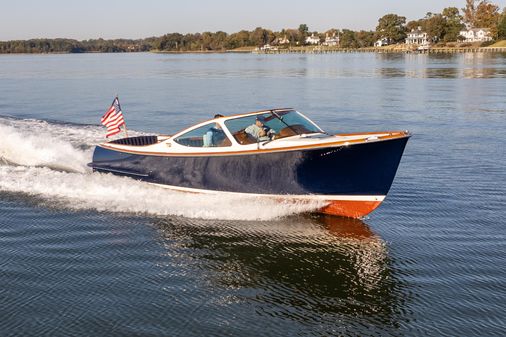 Hinckley Talaria 29 Runabout image