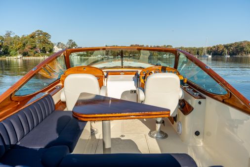 Hinckley Talaria 29 Runabout image