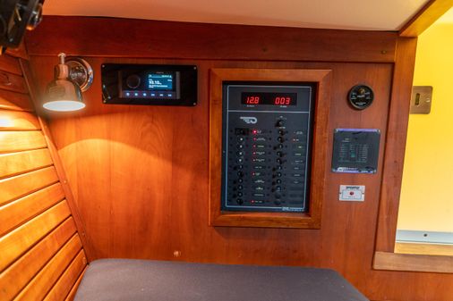 Hinckley Talaria 29 Runabout image