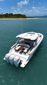 Tiara Yachts 38 LS image