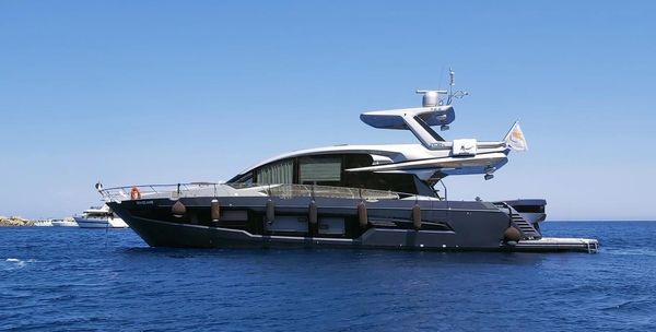 Galeon 700 Skydeck image