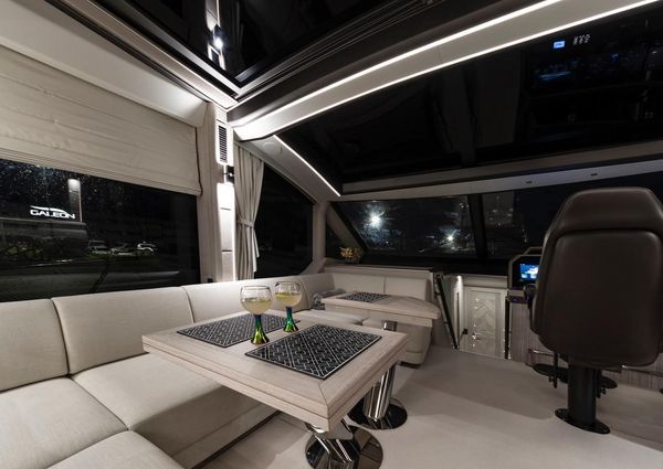 Galeon 700 Skydeck image