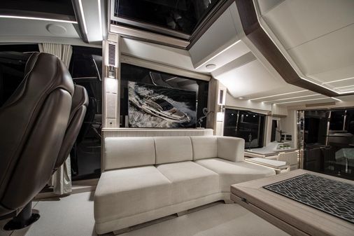 Galeon 700 Skydeck image