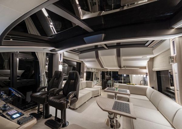 Galeon 700 Skydeck image