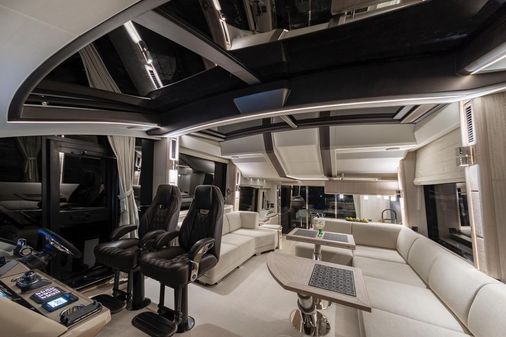 Galeon 700 Skydeck image