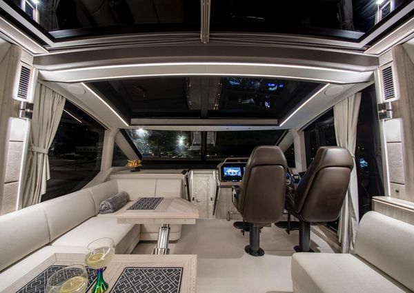 Galeon 700 Skydeck image