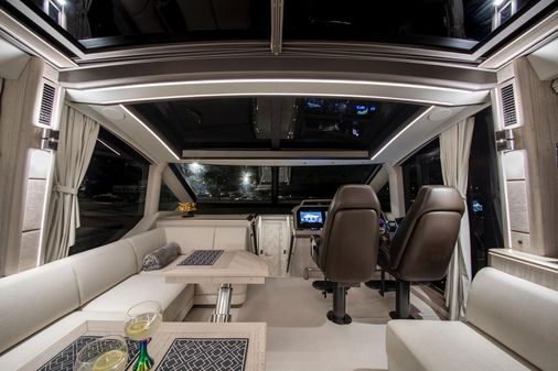 Galeon 700 Skydeck image