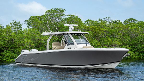 Pursuit S 328 Sport