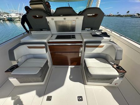 Tiara Yachts 38 LS image