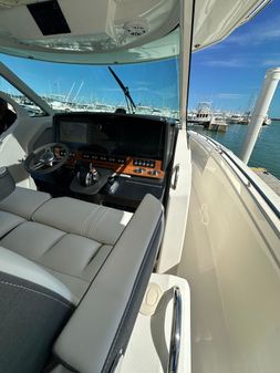 Tiara Yachts 38 LS image