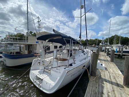 Hunter 36 image