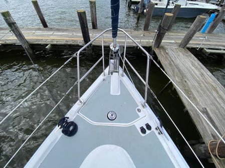 Hunter 36 image