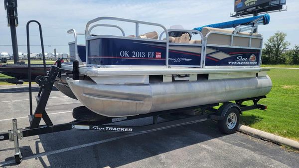 Sun Tracker Bass Buggy 16 DLX 