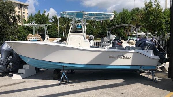 NauticStar 2302 Legacy