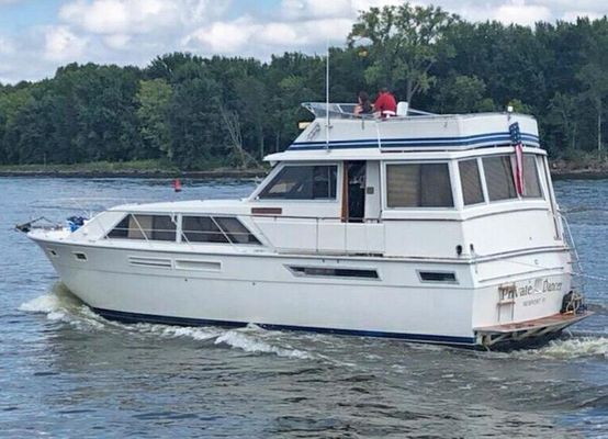 Uniflite 46 Motor Yacht - main image