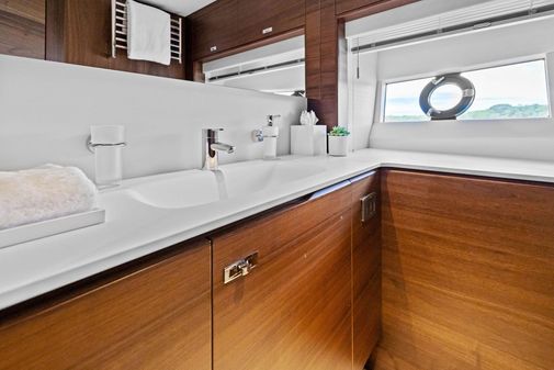 Princess Yachts Y85 Motor Yacht image