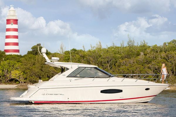 Regal 42 Sport Coupe - main image