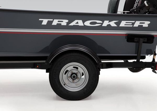 Tracker GUIDE-V-16-LAKER-DLX-T image