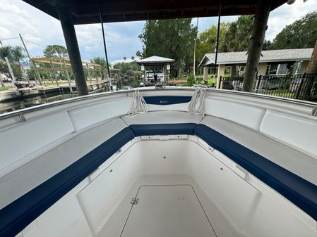 Robalo R242-CENTER-CONSOLE image