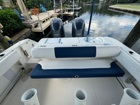 Robalo R242-CENTER-CONSOLE image