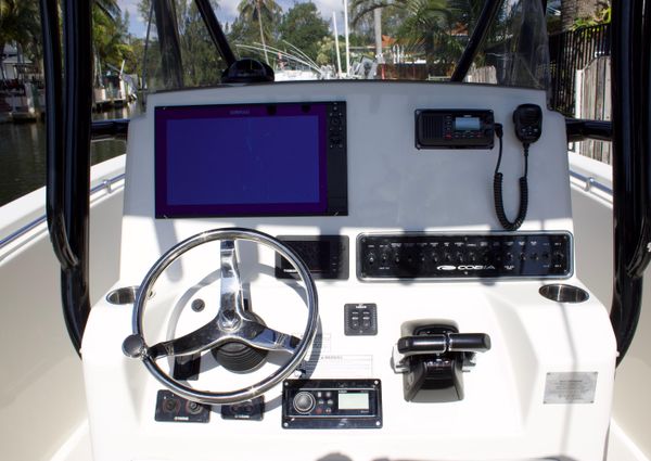 Cobia 277-CENTER-CONSOLE image