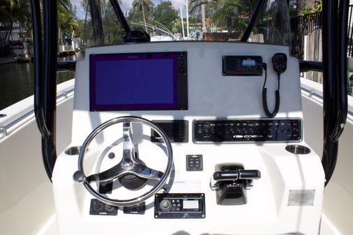 Cobia 277-CENTER-CONSOLE image