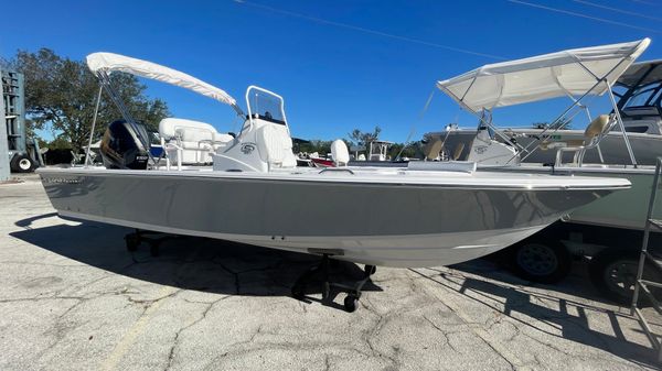 Sportsman Masters 207 Bay Boat