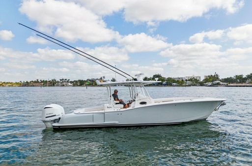 Mag Bay 33 Center Console image