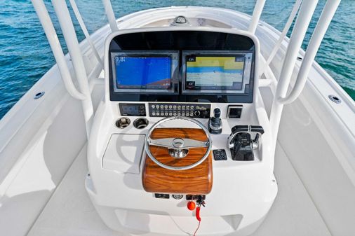 Mag Bay 33 Center Console image