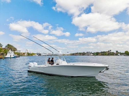 Mag Bay 33 Center Console image