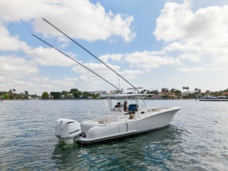 Mag Bay 33 Center Console image