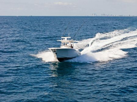 Mag Bay 33 Center Console image