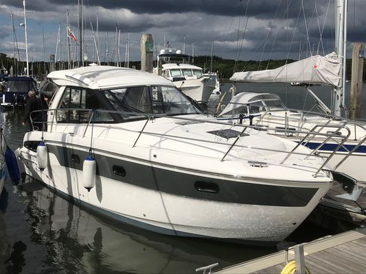 Bavaria 330 Sport - main image