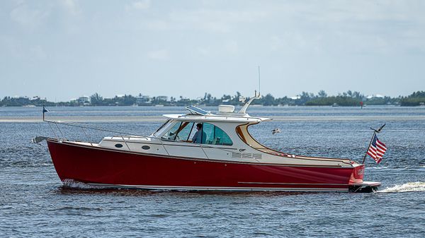 Hinckley Talaria 34 