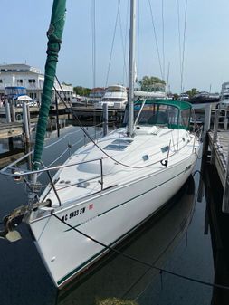 Beneteau 361 image